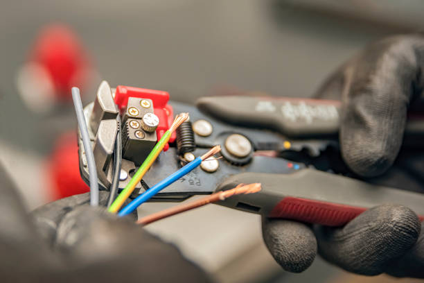 Best Circuit Breaker Repair  in West Liberty, IA